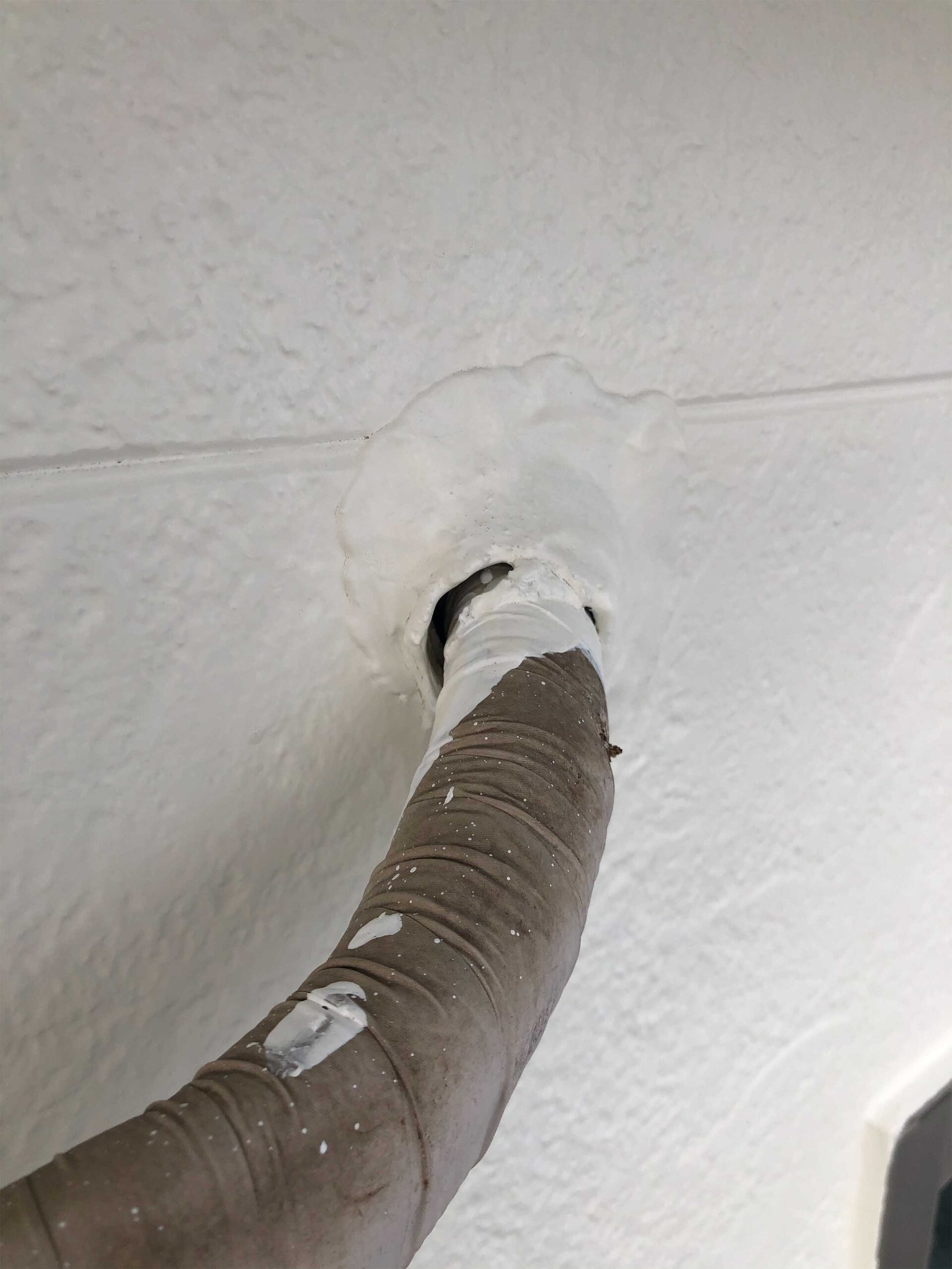 エアコン配管　塗装時の補修